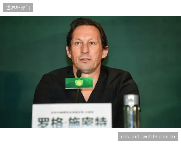 阿拉巴伤愈复出状态直接影响后防线，其长传调度是朗尼克由守转攻战术的生命线。
